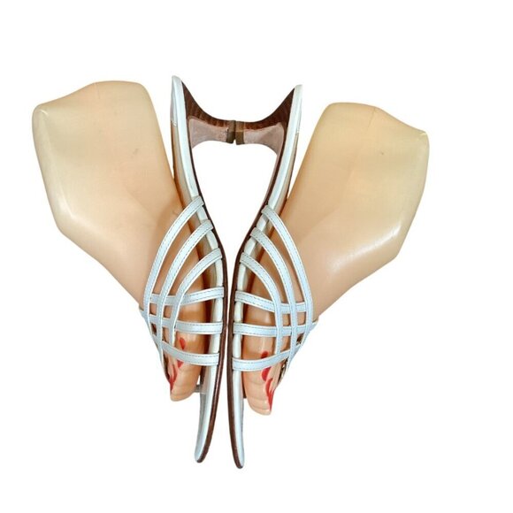 Talbots Kitten Heel Sandals Slides Sz 8B White Patent Leather #307C - Picture 6 of 10